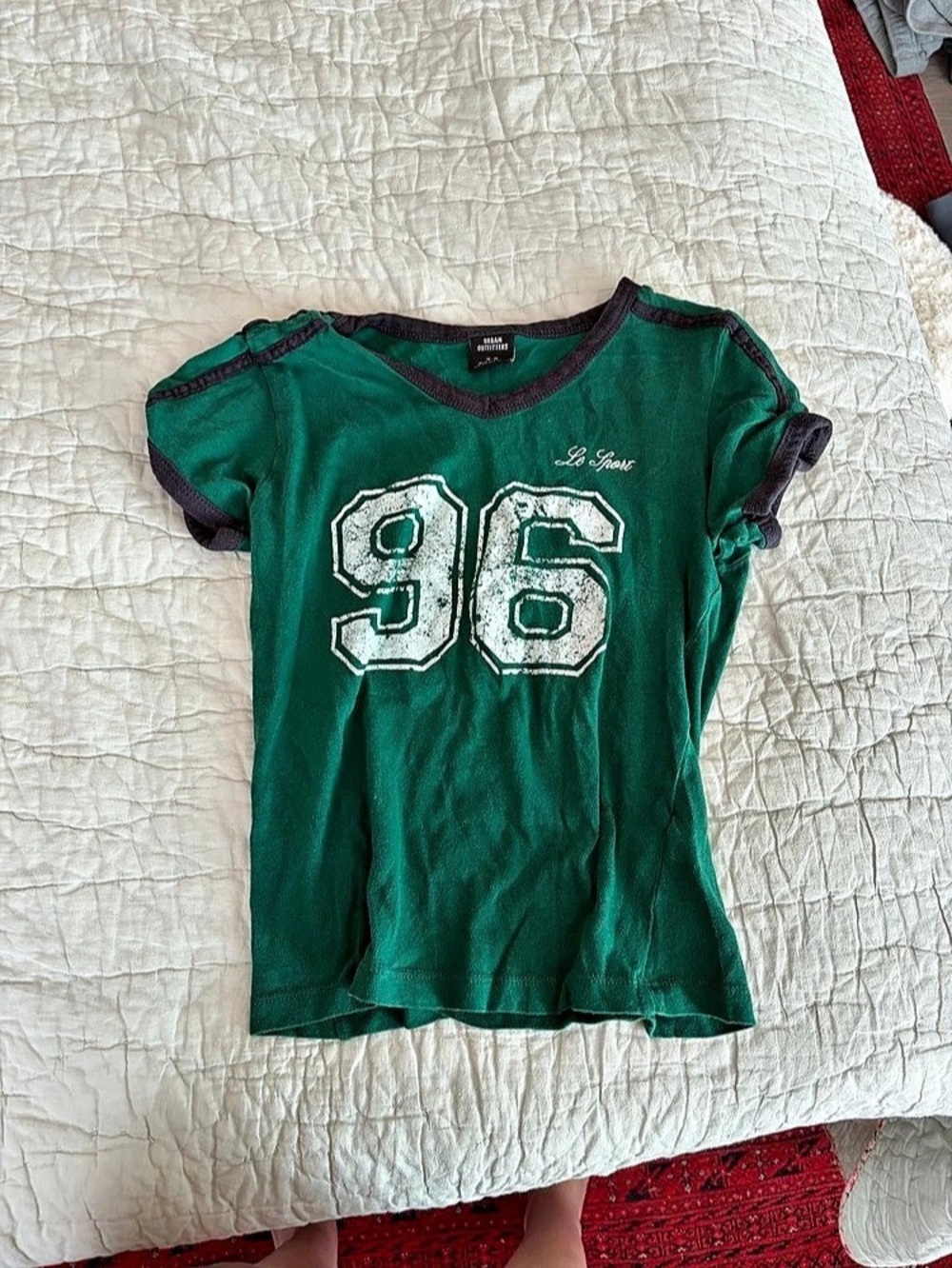 Urban Outfitters Graphic Tank Top in Green Size Medium